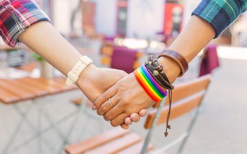 Mulheres são mais propensas a esperar um orgasmo ao ter sexo com outras mulheres - iStock